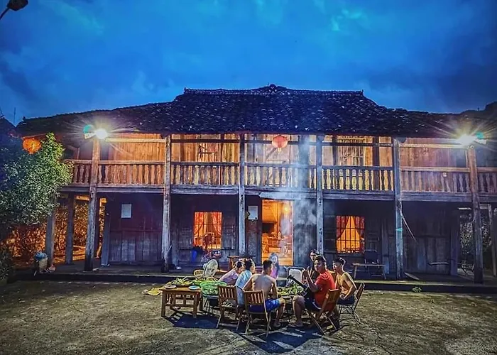Lo Lo Homestay & Cafe Meo Vac