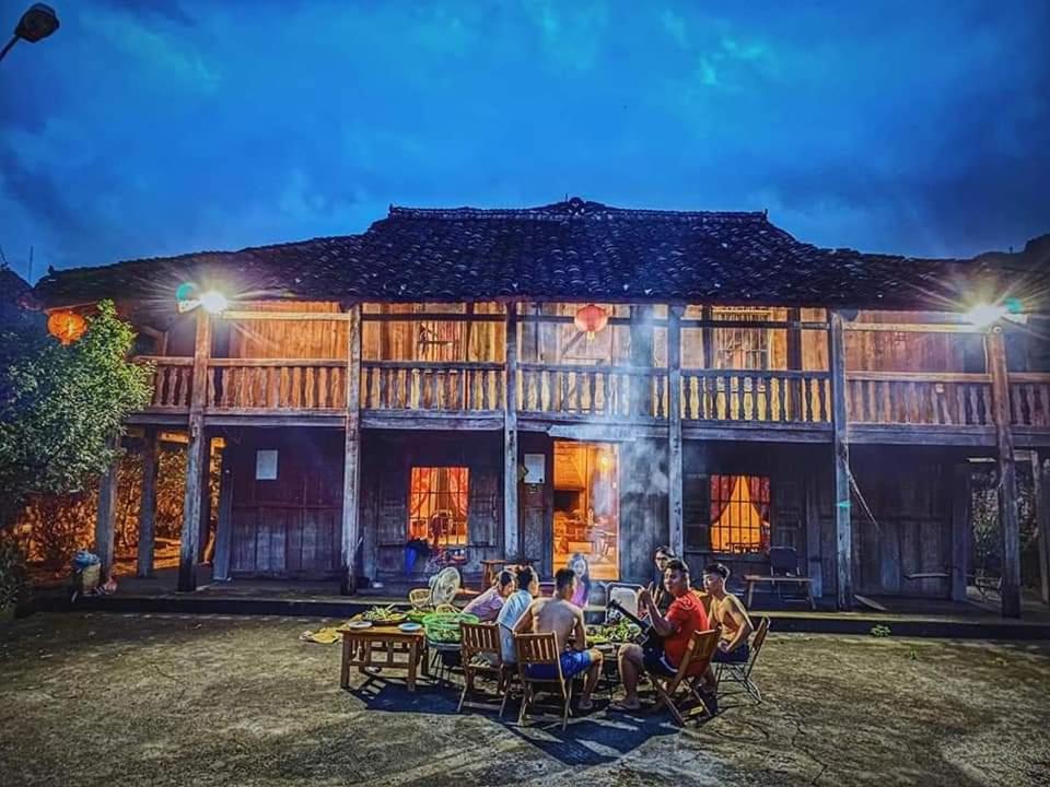 Lo Lo & Cafe Hostel
