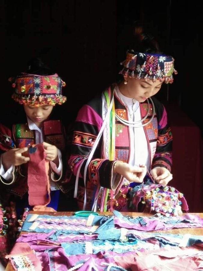 Lo Lo & Cafe Meo Vac