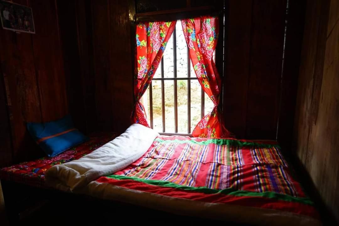 Hostel Lo Lo & Cafe *