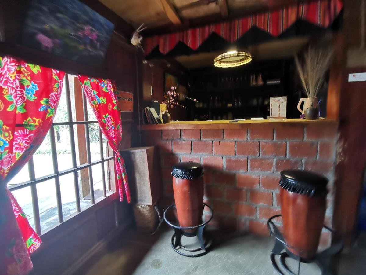 Hostel Lo Lo & Cafe Meo Vac