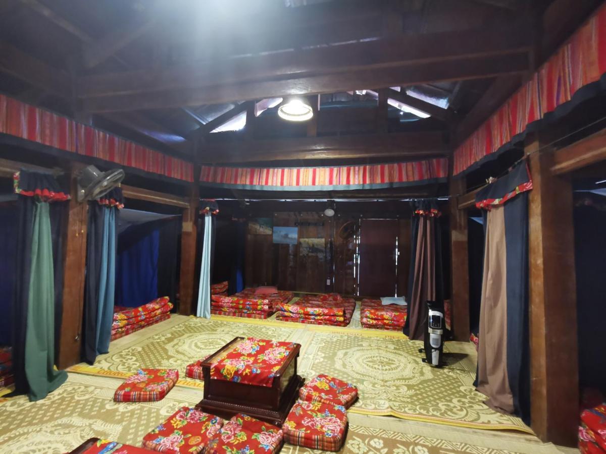 Hostel Lo Lo & Cafe *