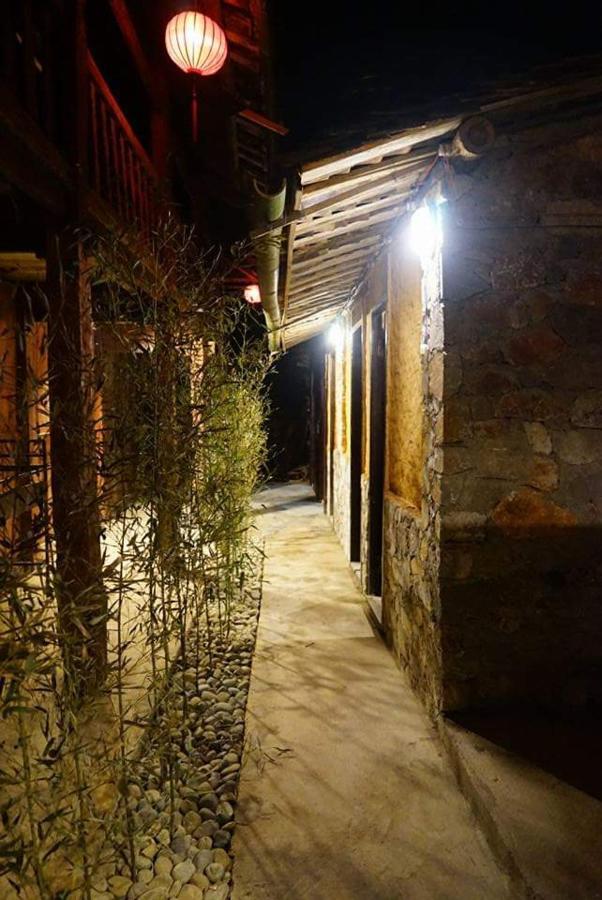 Lo Lo & Cafe Hostel