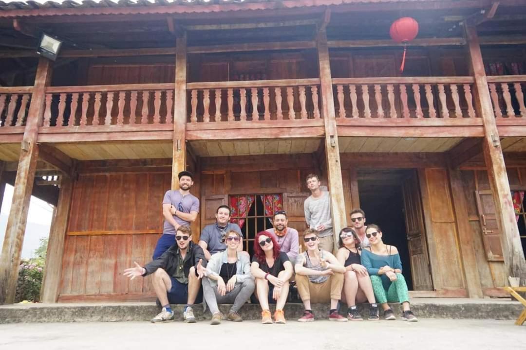 Hostel Lo Lo & Cafe *