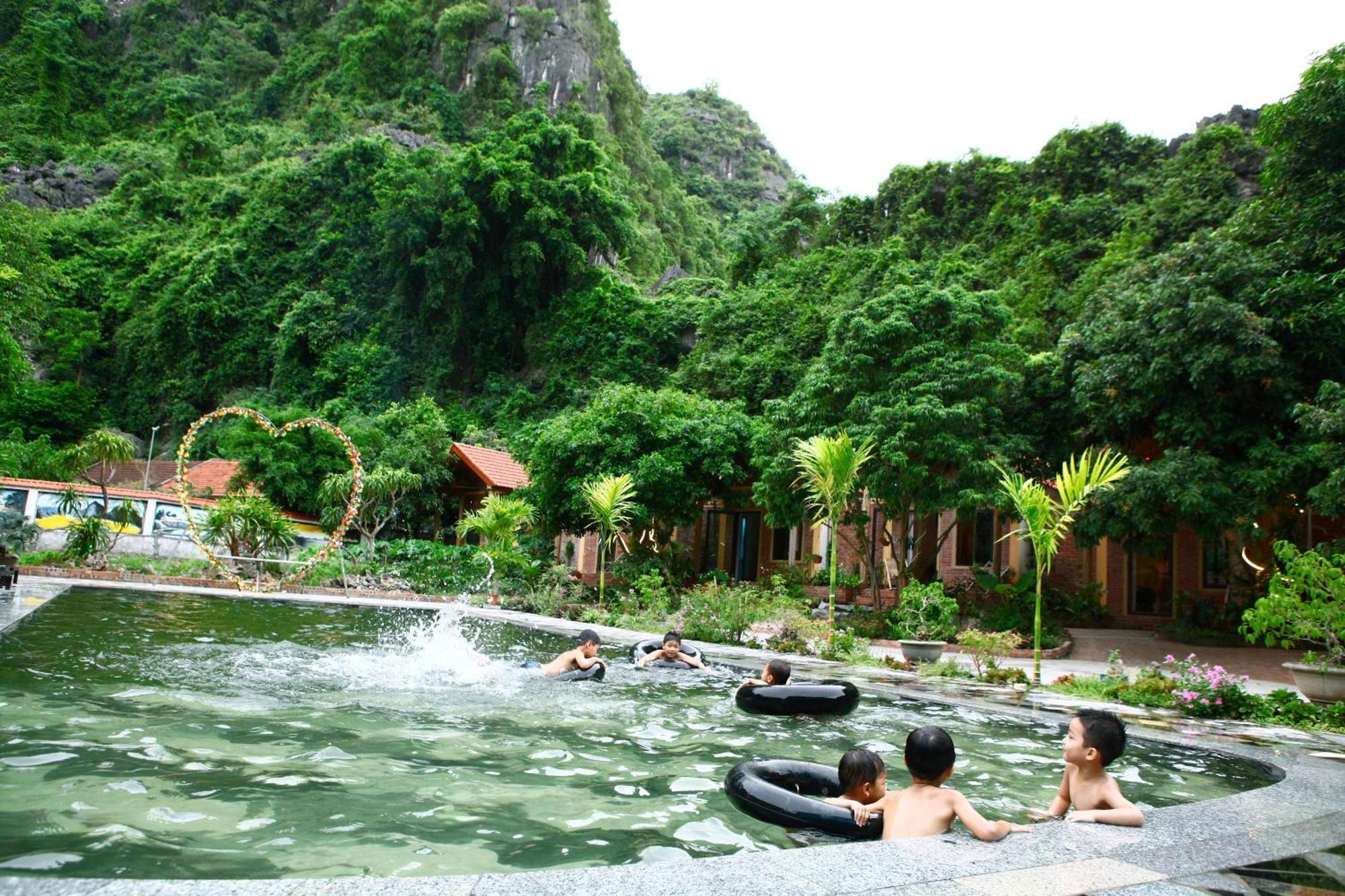 Tam Coc Valley * Ninh Binh