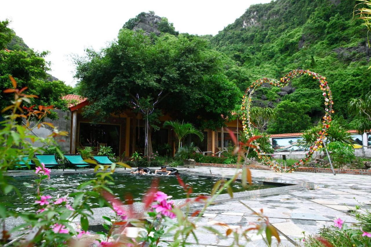 Tam Coc Valley