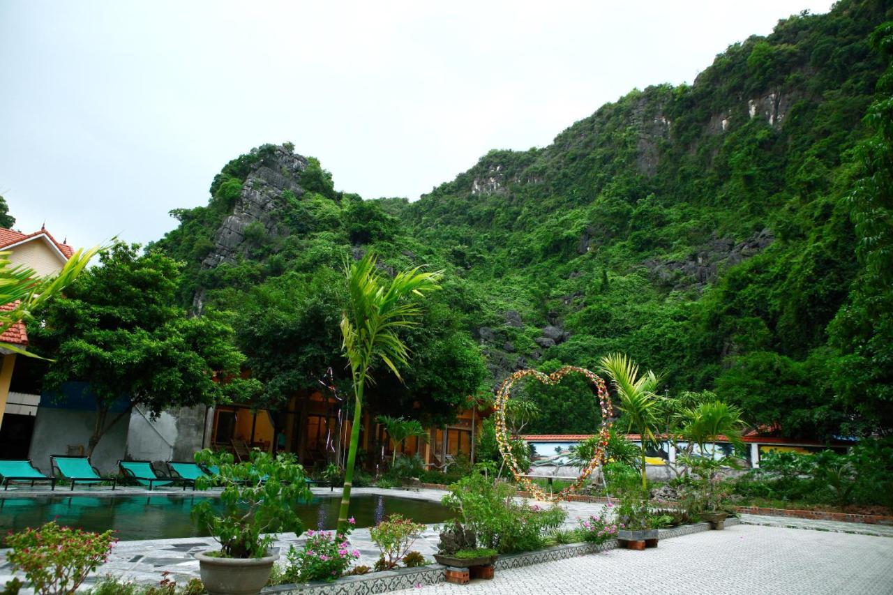 Tam Coc Valley *