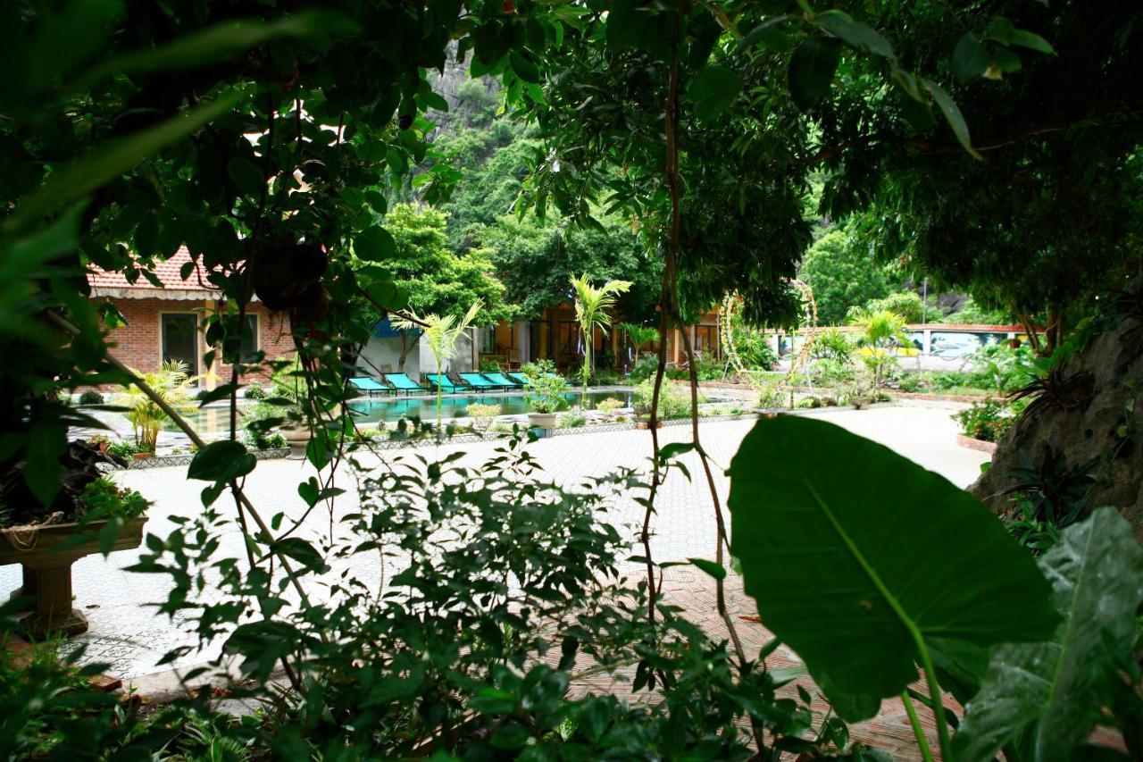 Tam Coc Valley * Ninh Binh
