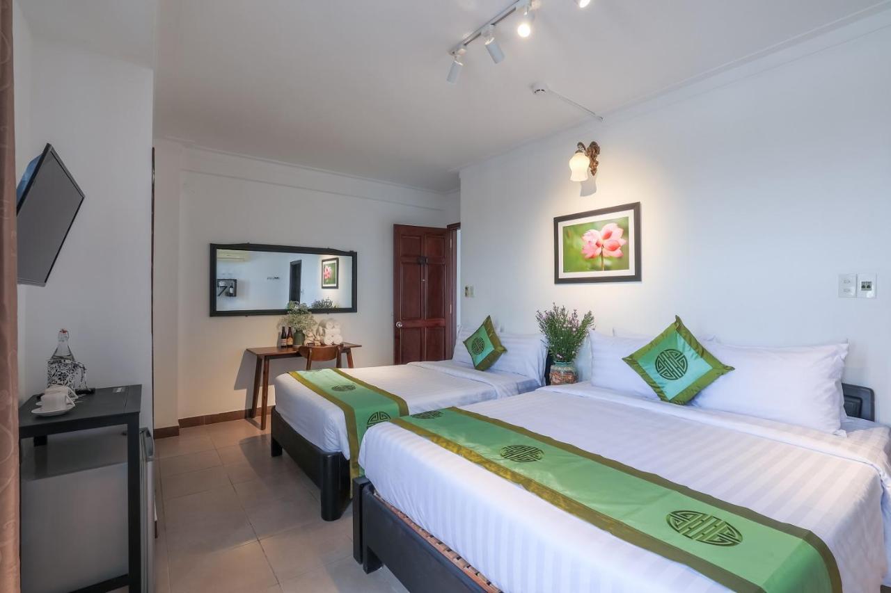 Charming Riverside Homestay