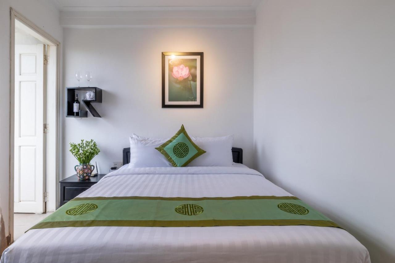 Charming Riverside Homestay *