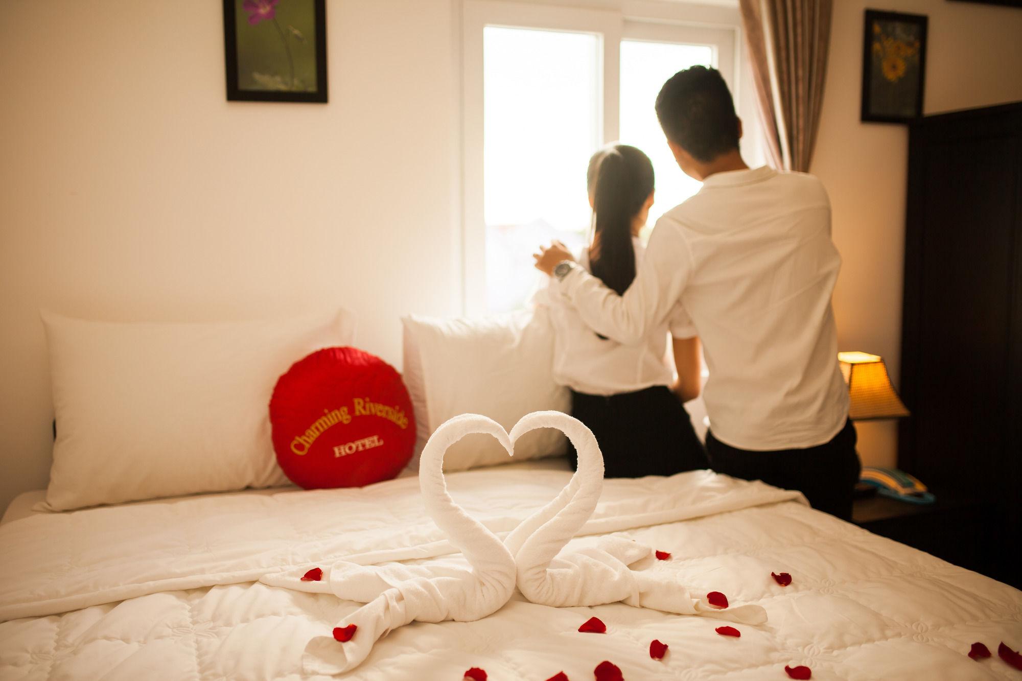 Charming Riverside Homestay *