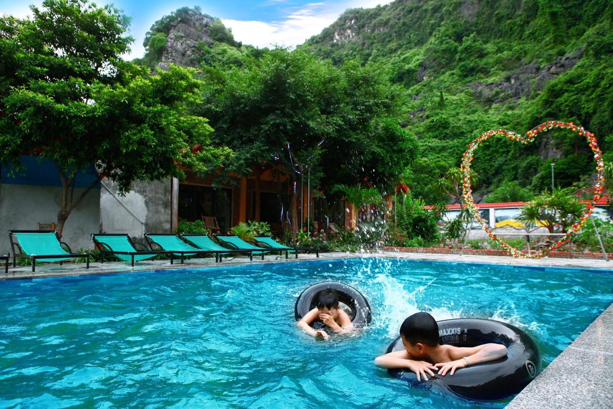 Tam Coc Valley * Ninh Binh