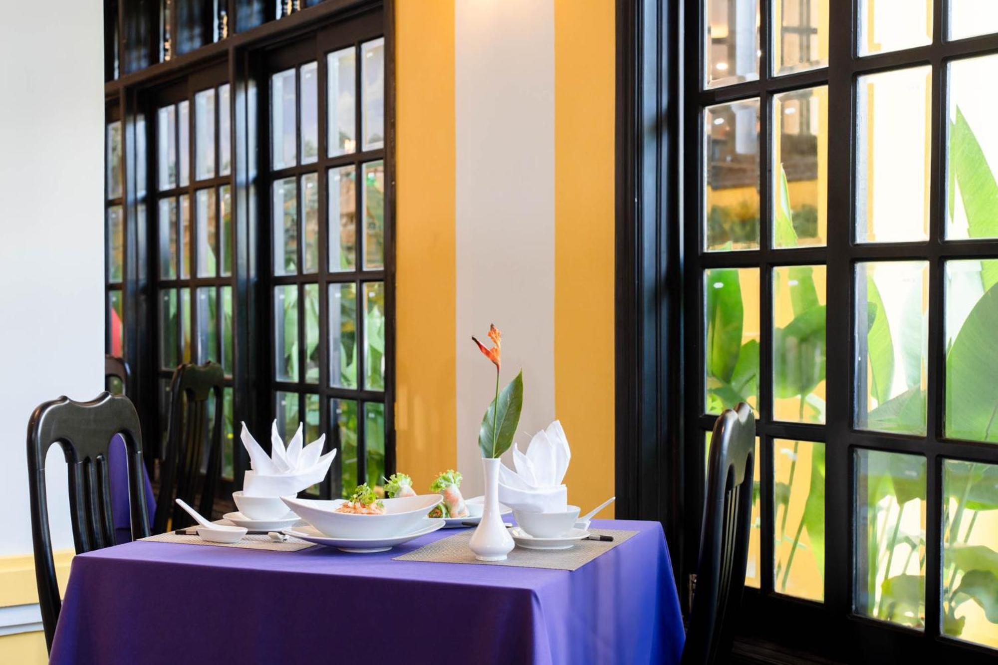 Lantern Boutique