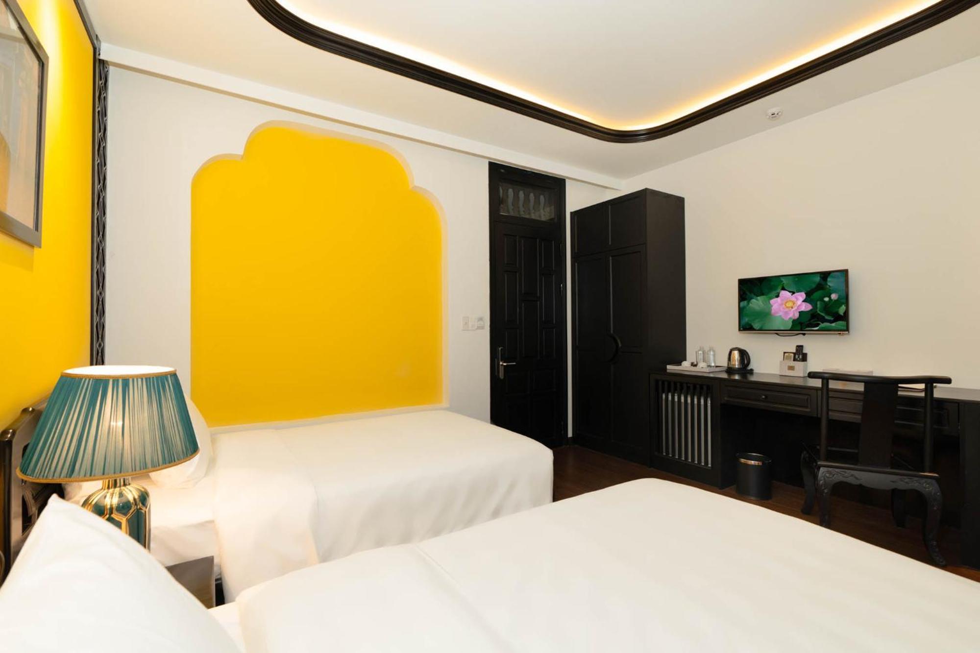 Lantern Boutique 4*