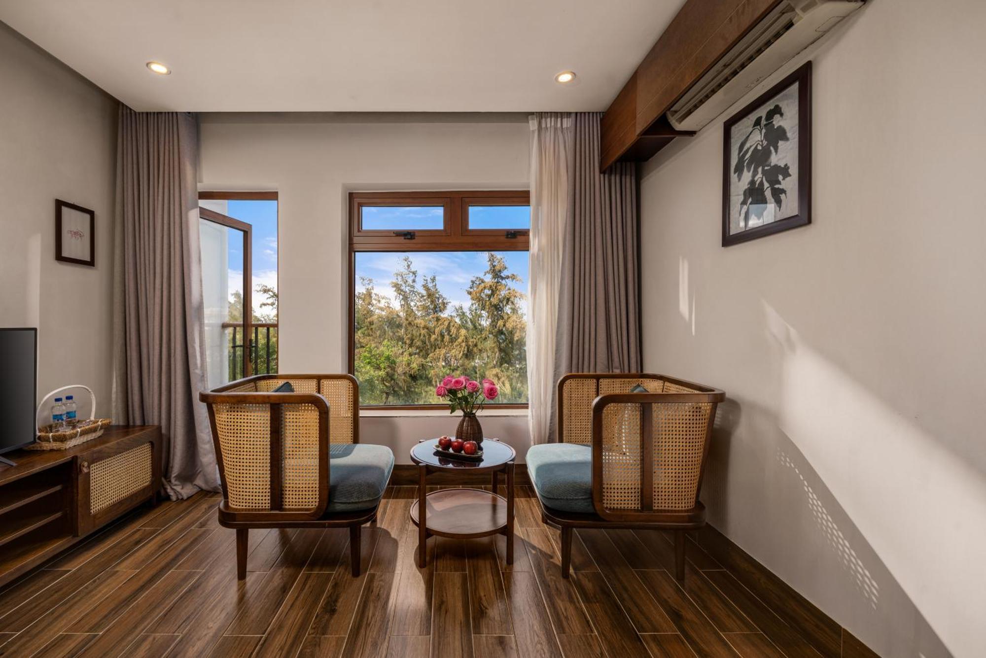 Ocean Front 4*