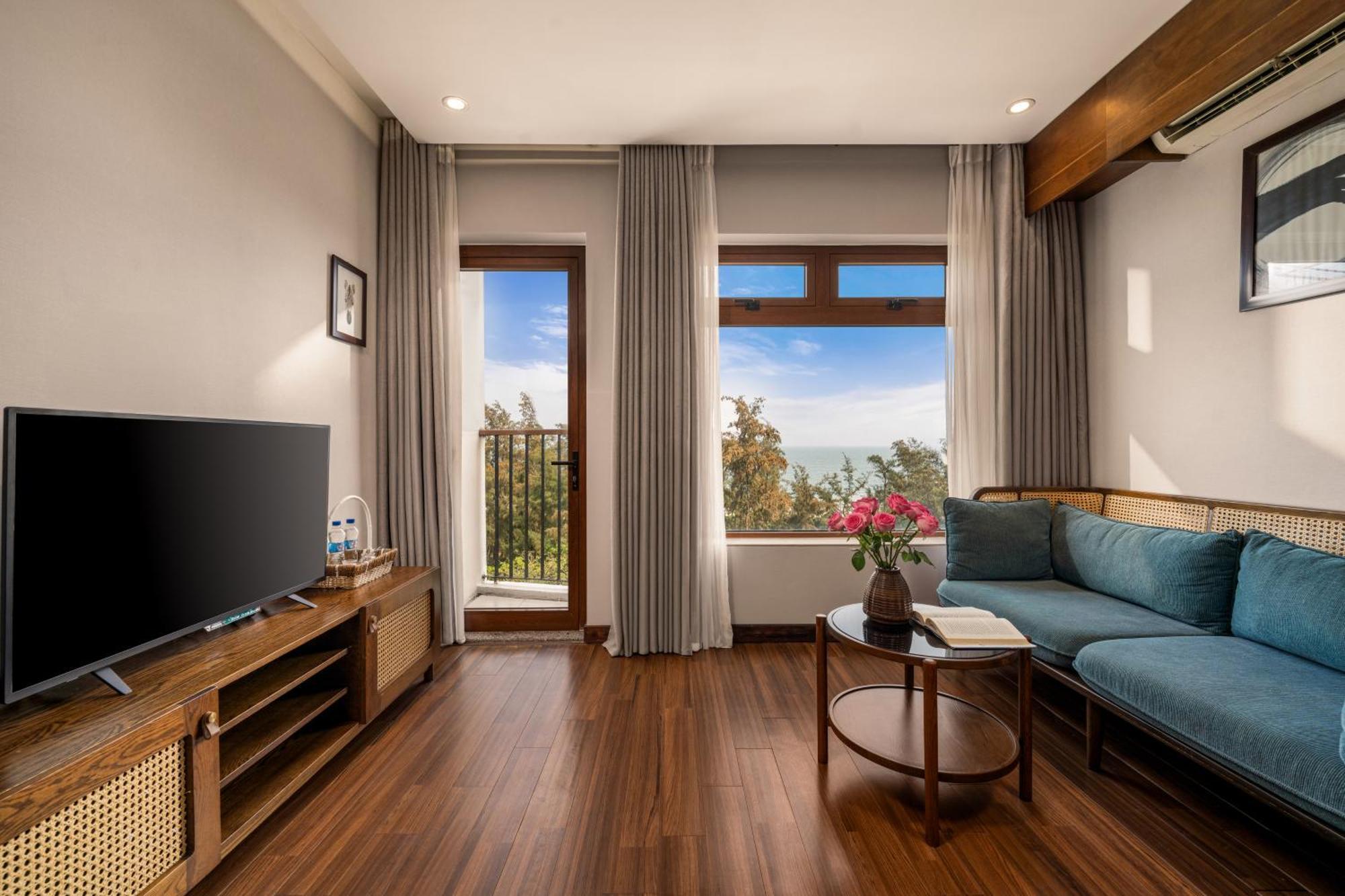 Ocean Front Hotel 4*
