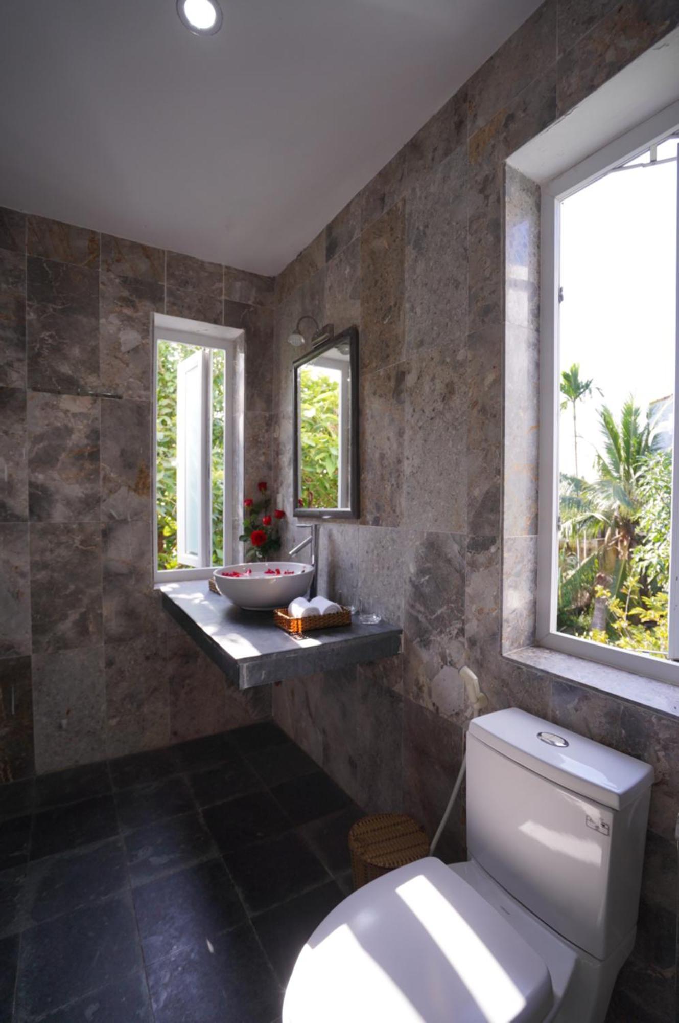 Tranquil Lucky Leaf Hotel 4*