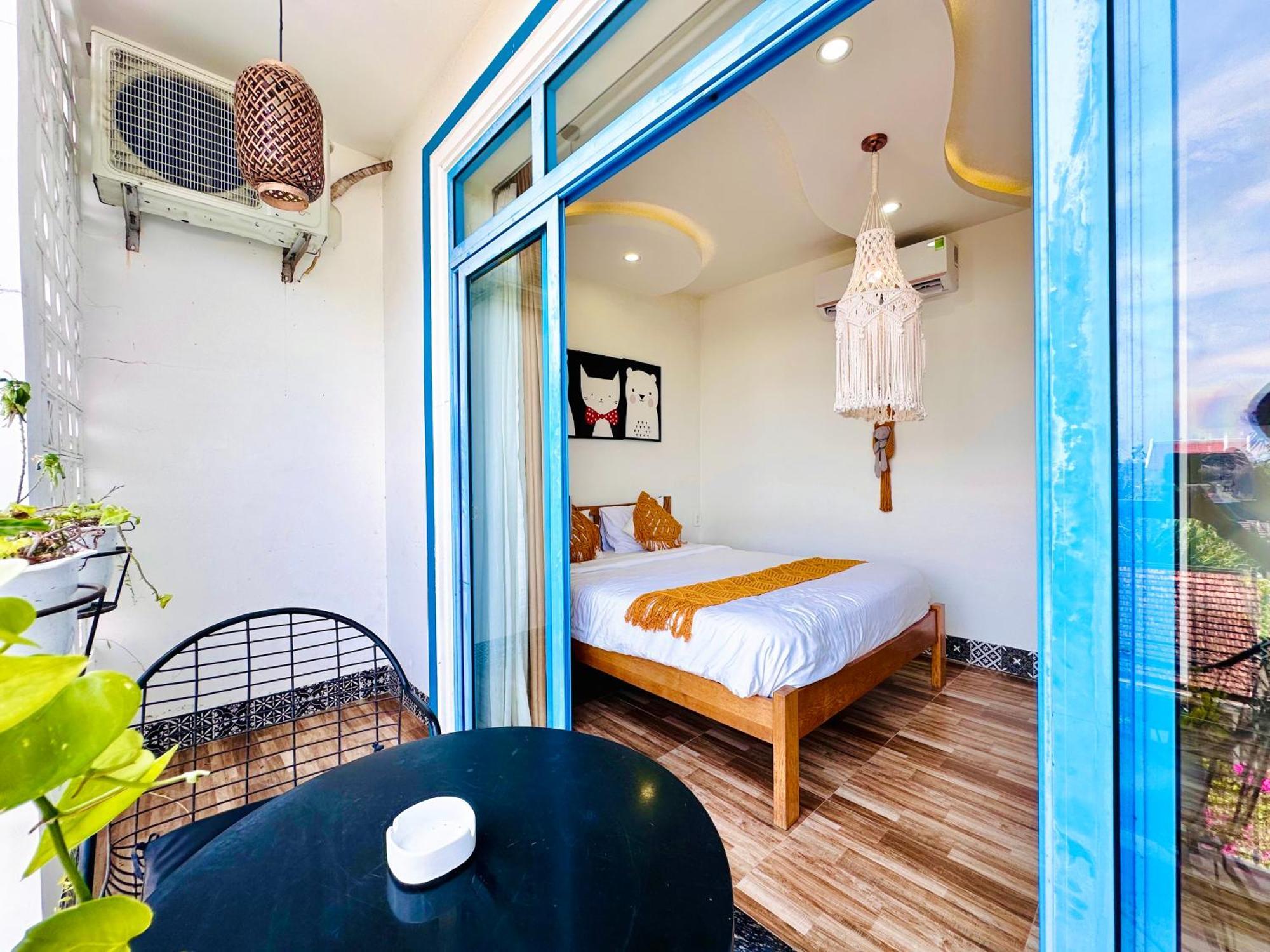 Lazy Bear By The Little Hostel Hoi An