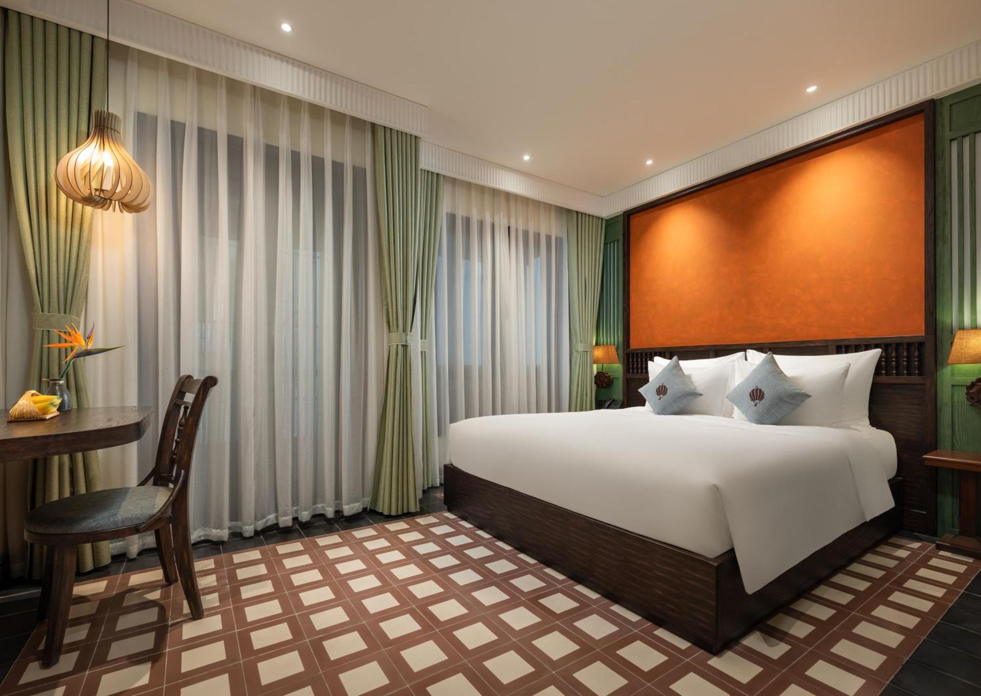 Hotel The Signature Hoi An