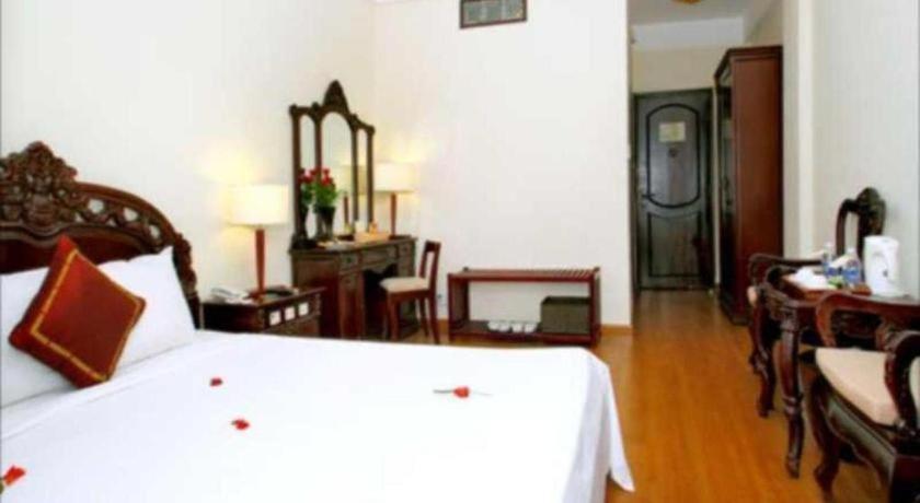 Lantern Hotel 3*