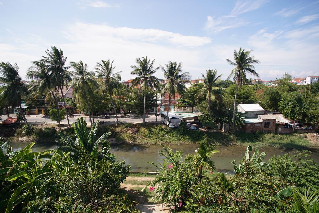 Mina Le Hoi An