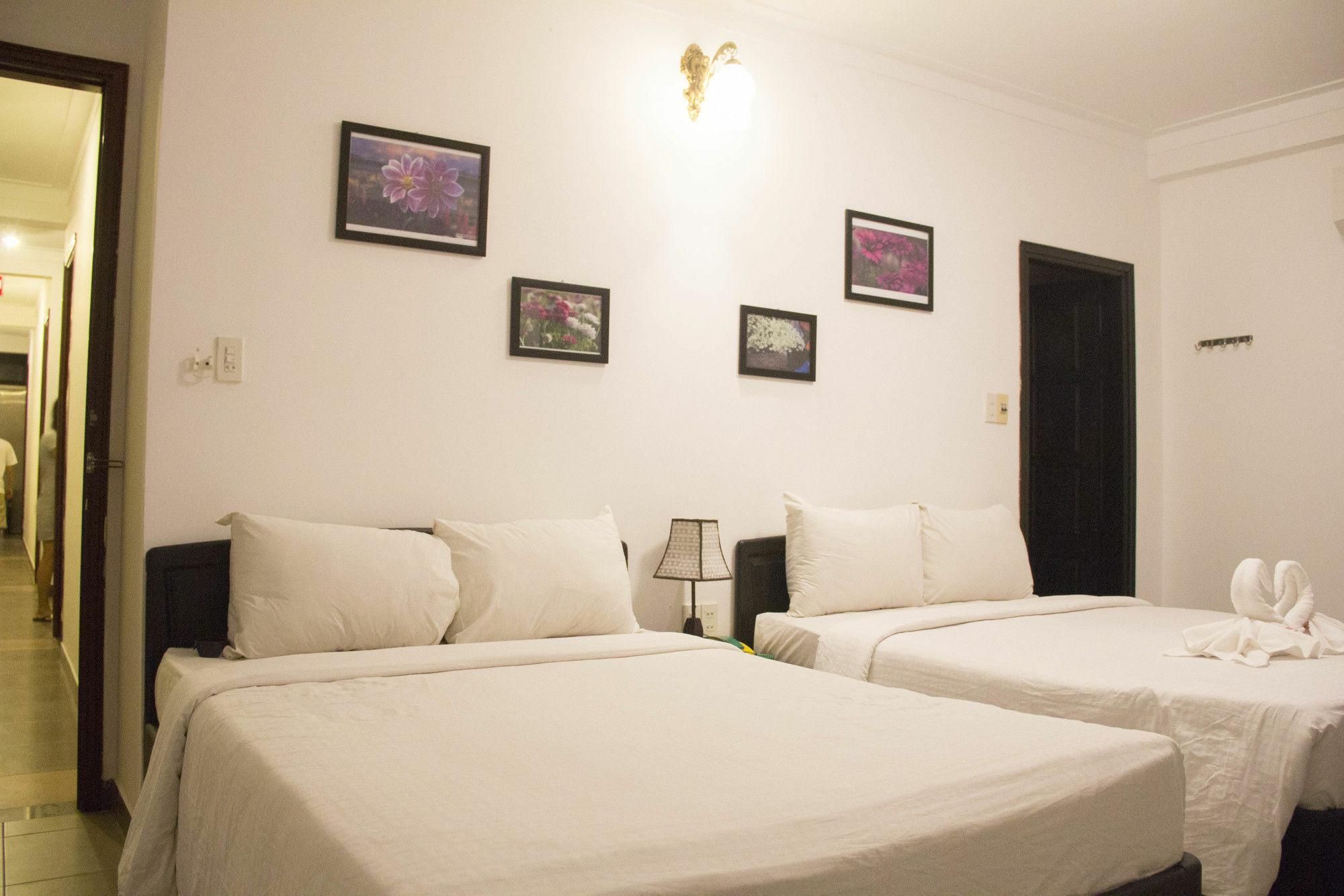 Charming Riverside Homestay *