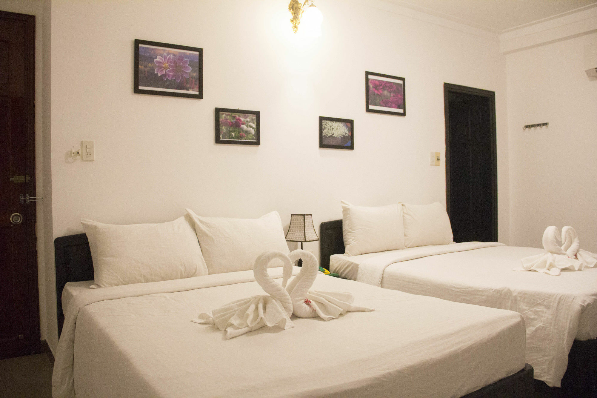 Homestay Charming Riverside *