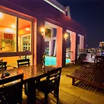 Golden Rain Hotel - Hoang Vu