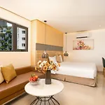 Bella Merry Hotel And Apartment