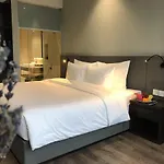 Everland Hotel