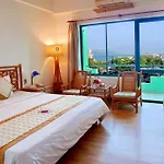 Green Hotel