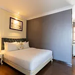 Khách Sạn Silverland Jolie