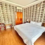 Din House