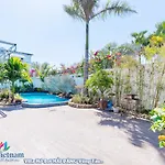 Villa Ho Boi Blue Day Nguyen Dinh Tu