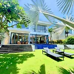 Luxury Pool Villa Close To The Private Beach