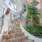 V Boutique Hotel - Complimentary Refreshments