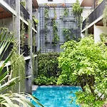 Tam House Villa Hotel
