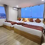 Iridescent Clouds Hotel Nha Trang -May Ngu Sac
