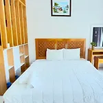 Love Hotel & Apartments