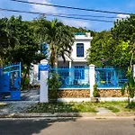 Cy\'Sea Villa