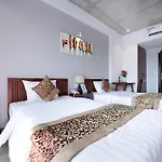 The Shine Hotel & Apartment