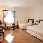 Den Long Do Hotel