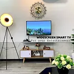 Beautiful 2 Bedroom Apartment
