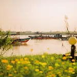 Vinh Hung Riverside Resort&Spa