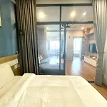 Beachfront Hon Chong Nha Trang Apartment