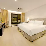 Golden Apartment In Da Nang Bay