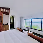 Serene Riverside Hotel Hoi An