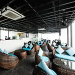 Yarra Ocean Suites Danang