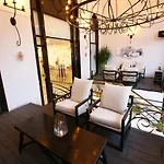 Le House Boutique Hotel - 100M To The Beach