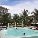 Ocean Apartment Spa & Golf Danang